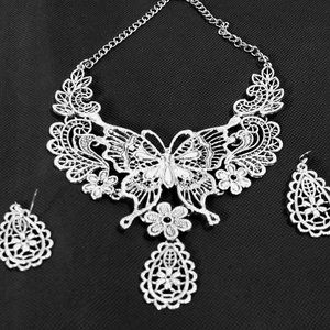 NEW Women's Floral Butterfly Necklace and Earrings Set